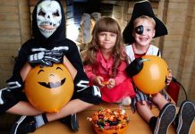 Halloween games – 7 ideas with children indoors and outdoors