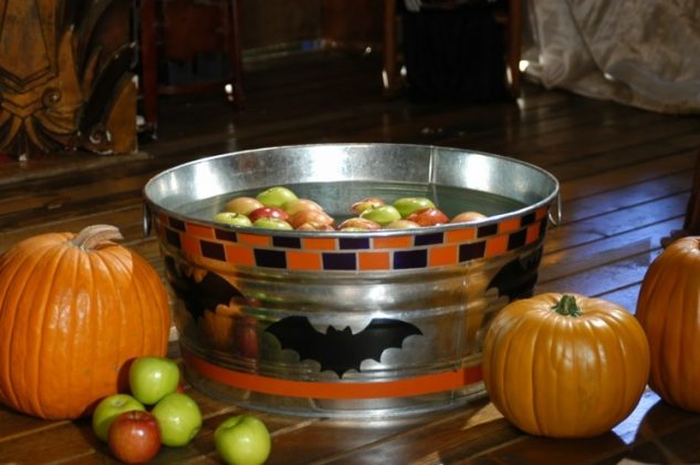Halloween games - 7 ideas with children indoors and outdoors DIY Masters